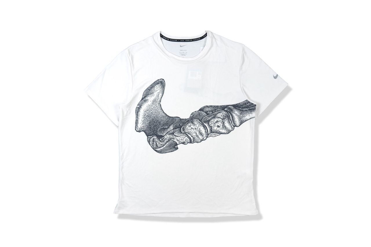 tshirt nike running DIVISION OS/SQUELETTE blanc 1.1